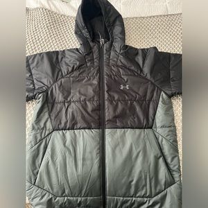 Under Armor Insulated jacket with hood / black and gray/ Men’s Large